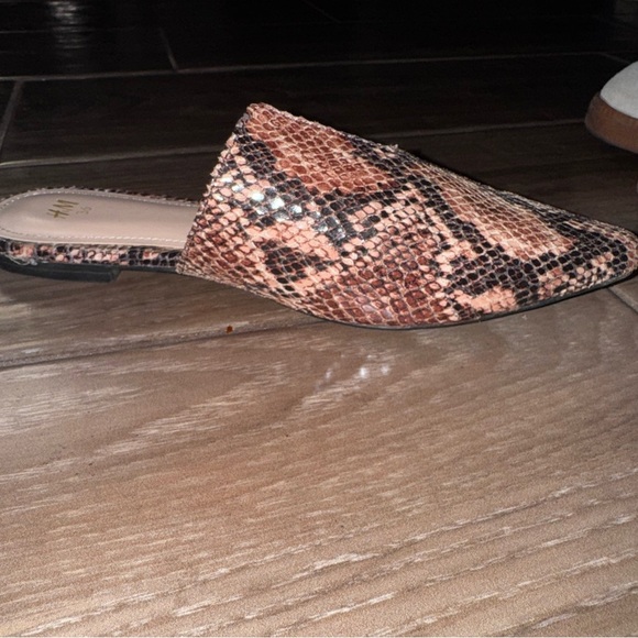 H&M Pointed Mules:Dark beige/Snakeskin-patterned Size 8 - Picture 11 of 12